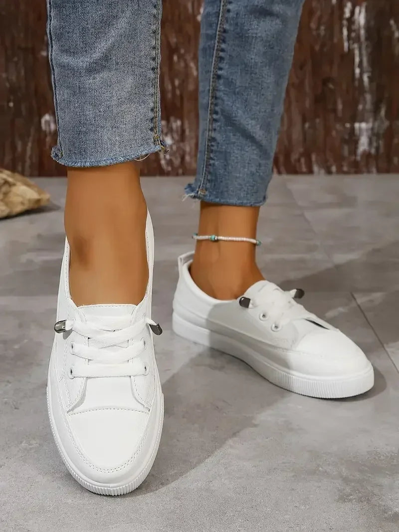 Women’s Casual Round Toe Lace-Up Flats – Comfortable Everyday Shoes